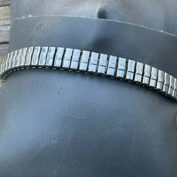 Vanity Fair Women Watch Silver Tone Analog Quartz Ladies Wrist Watch - Picture 7 of 10